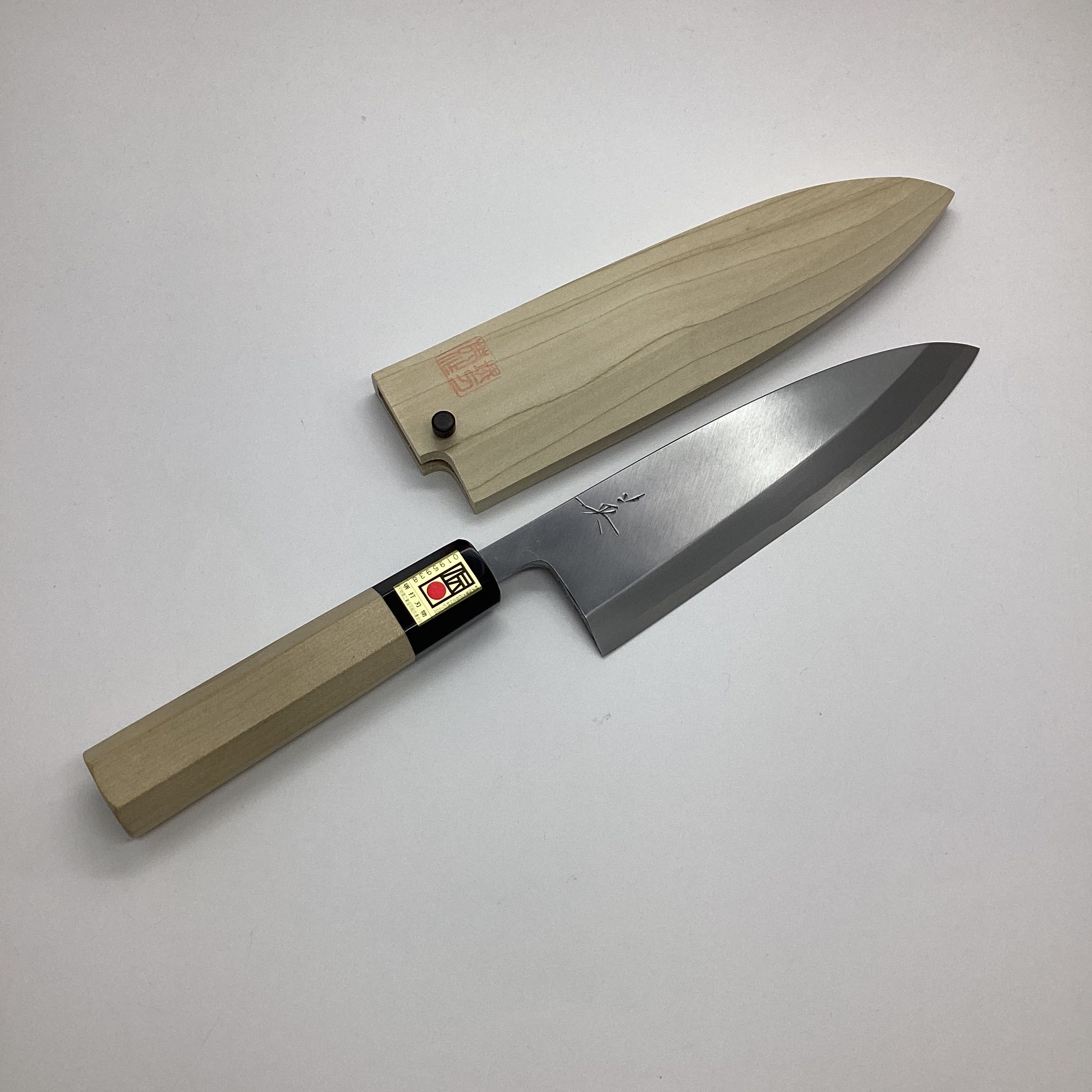 山本刃剣】54 英 出刃 180mm 青一 朴水牛柄 サヤ付き｜堺伝匠館